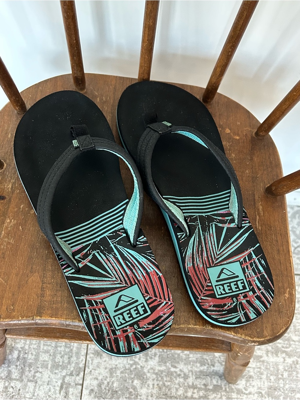 Reef Flip Flops Youth Size 6